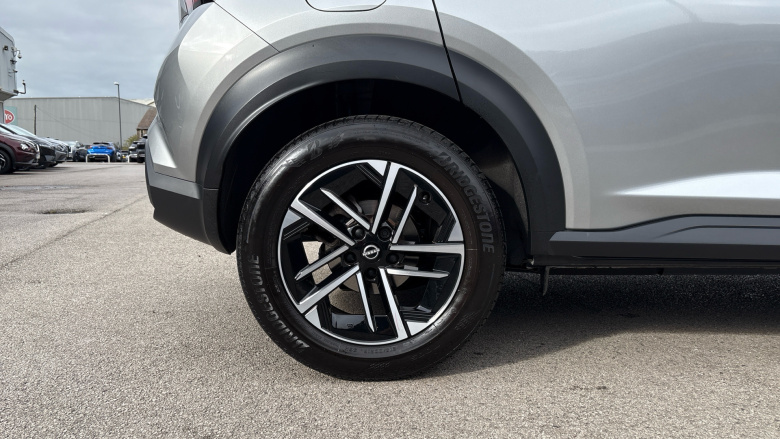 Nissan Juke 1.0 DiG-T N-Connecta 5dr Petrol Hatchback